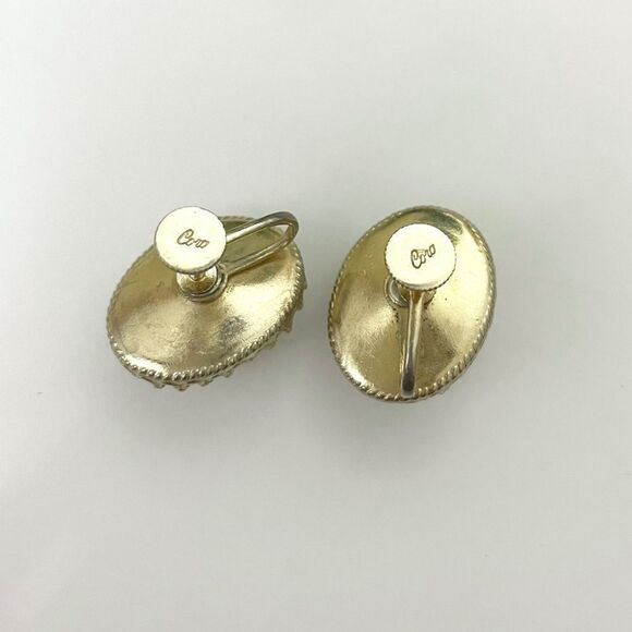 Vintage Cora Pearl Screw Back Earrings - Picture 4 of 4
